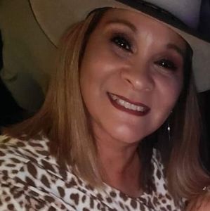 Meet your Posher, Dina